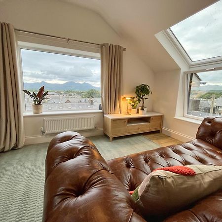 Porthmadog, Sleeps 11, 5 Bedrooms, 5 Bathrooms, Mountain Views Eksteriør billede