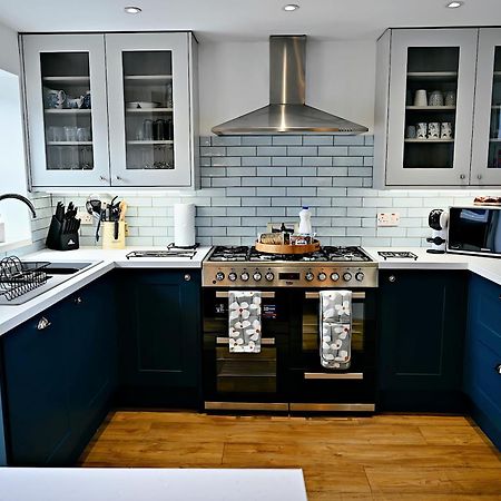 Porthmadog, Sleeps 11, 5 Bedrooms, 5 Bathrooms, Mountain Views Eksteriør billede