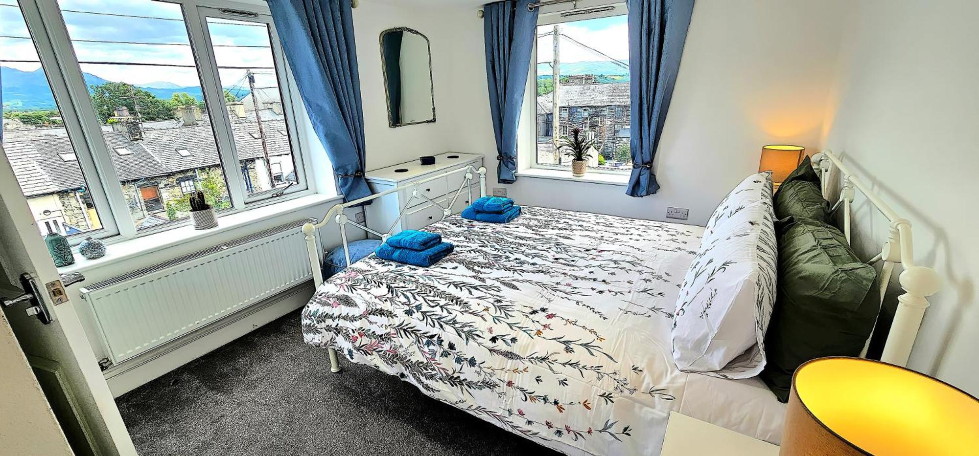 Porthmadog, Sleeps 11, 5 Bedrooms, 5 Bathrooms, Mountain Views Eksteriør billede