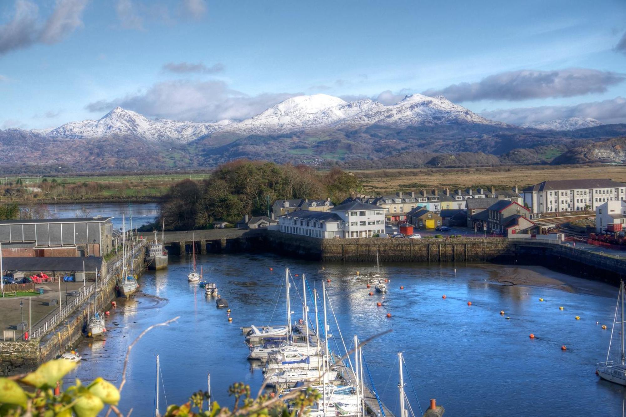 Porthmadog, Sleeps 11, 5 Bedrooms, 5 Bathrooms, Mountain Views Eksteriør billede